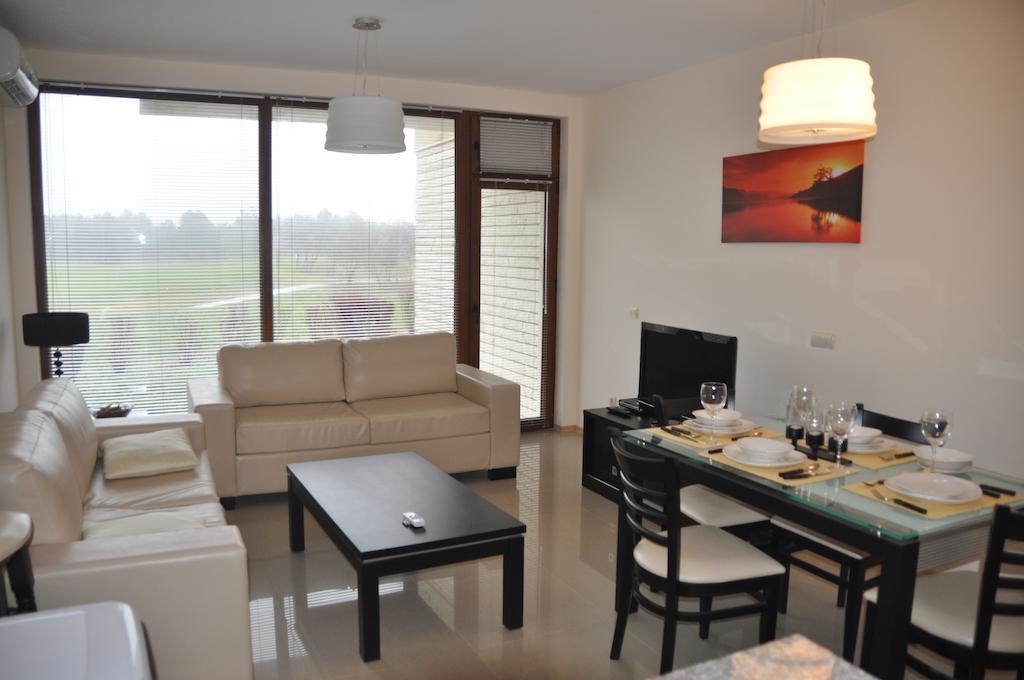Lighthouse Golf Apart Complex&Villas بالشيك الغرفة الصورة