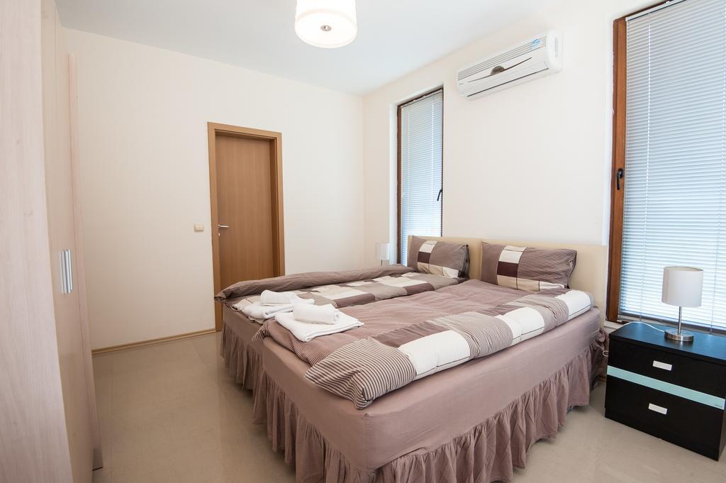 Lighthouse Golf Apart Complex&Villas بالشيك المظهر الخارجي الصورة